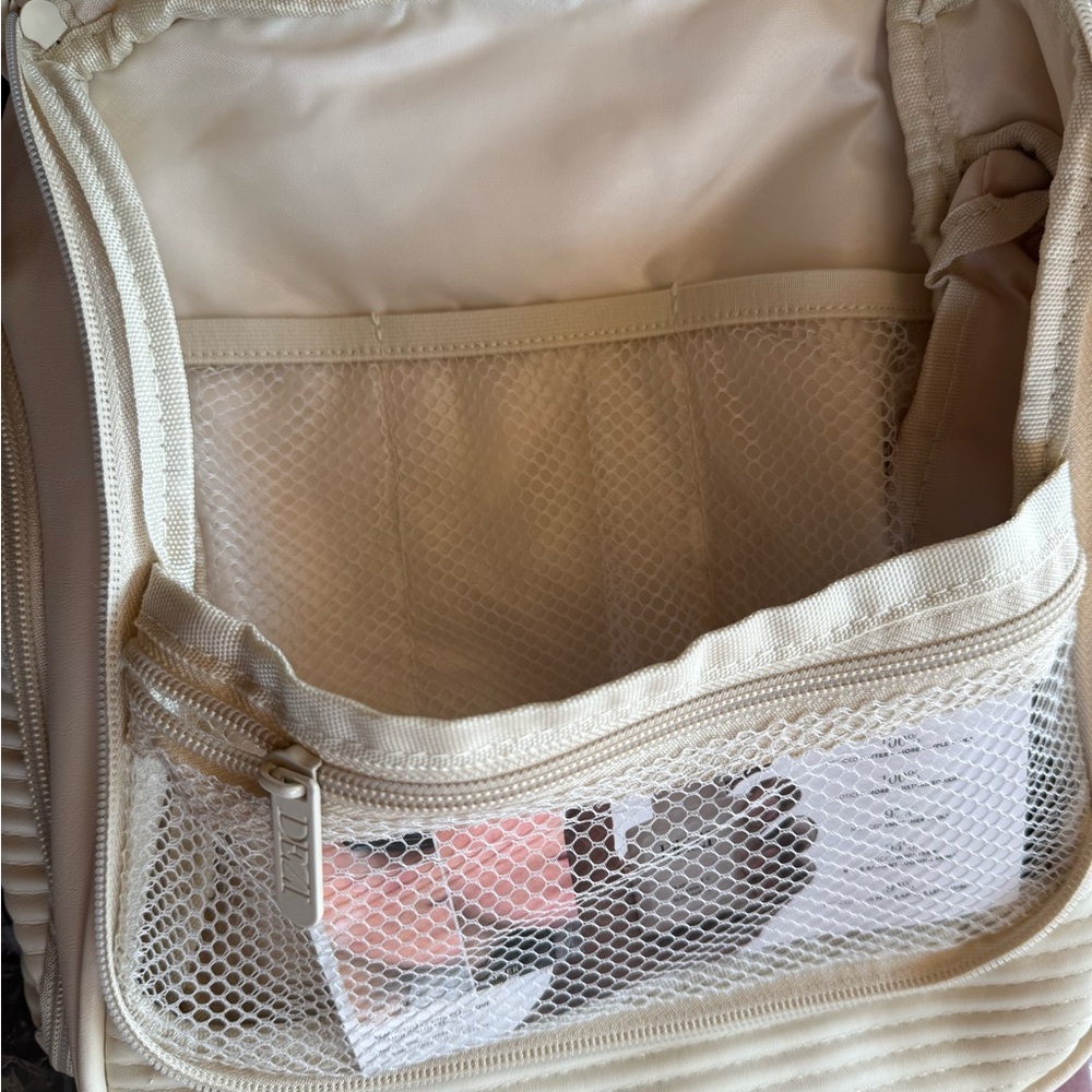 DEZI Cream Makeup Bag - Picture 3 of 6